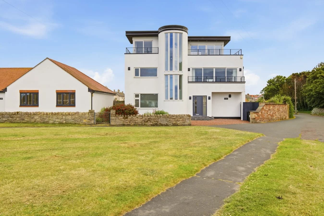 Beautiful coastal holiday home just moments from Beadnell's sandy beach