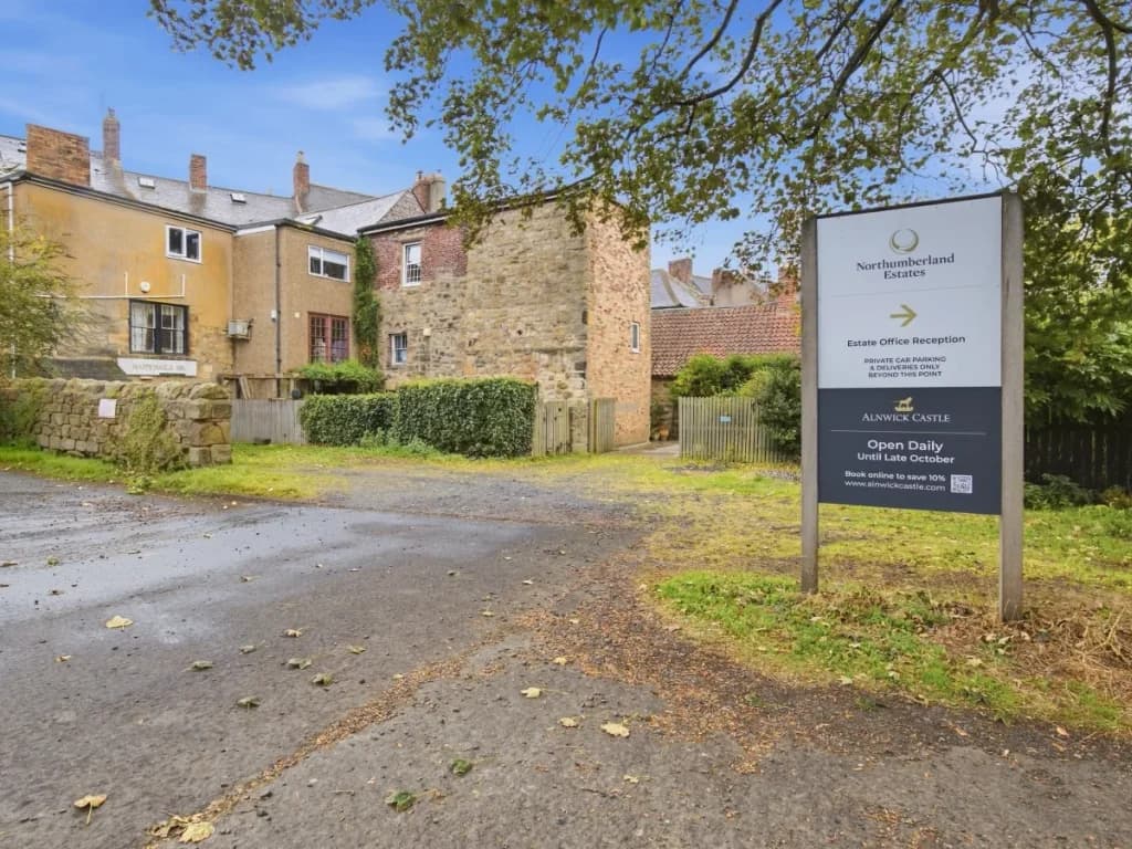 Private rear parking area providing convenient parking for Yule House.