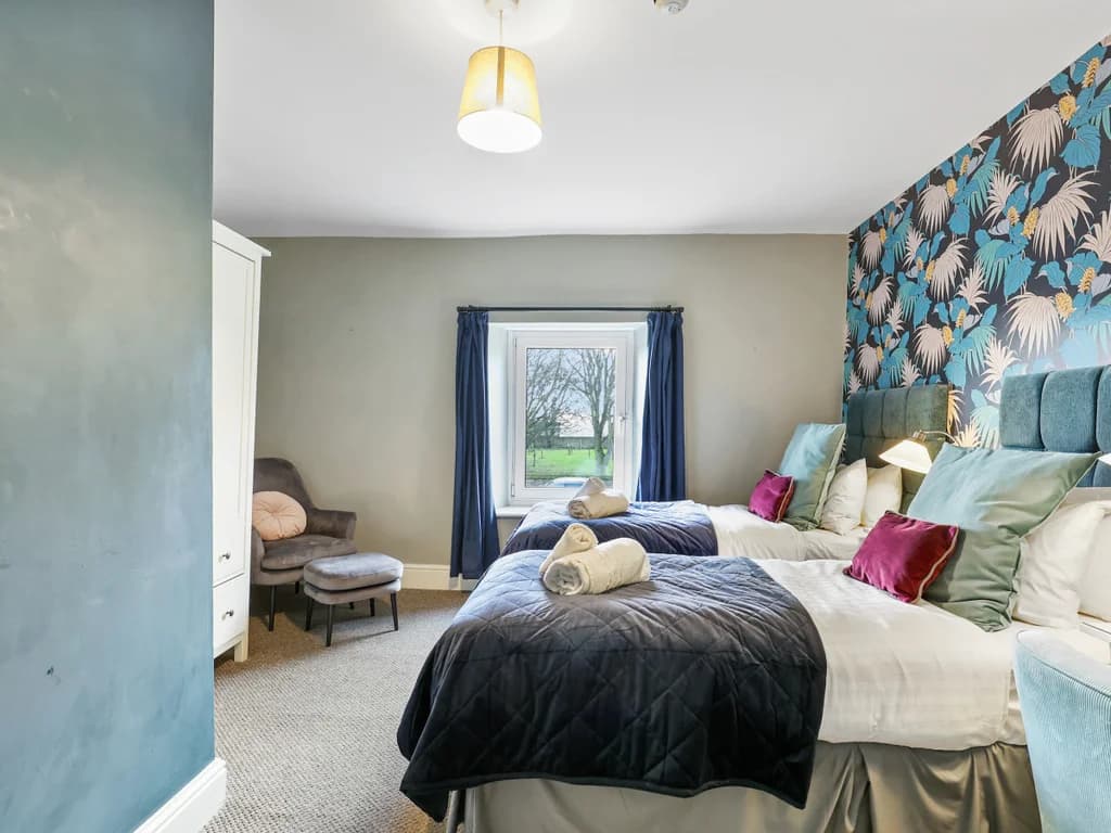 Twin Bedroom