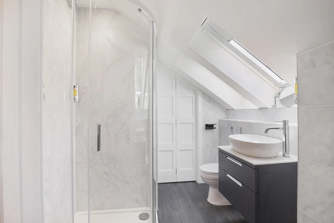 En-suite shower room with skylight and vessel basin