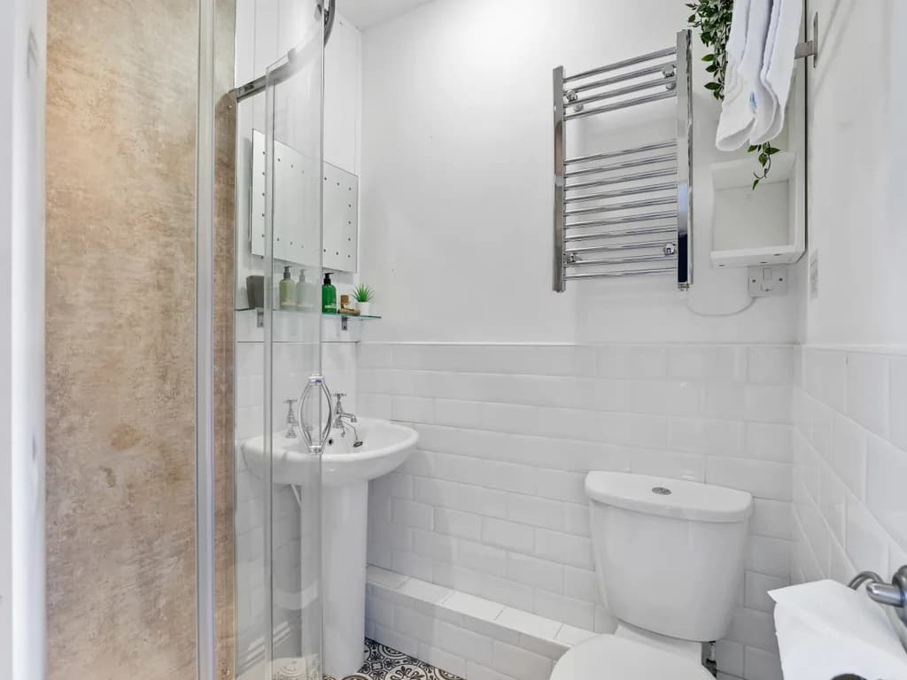 King Bedroom Ensuite