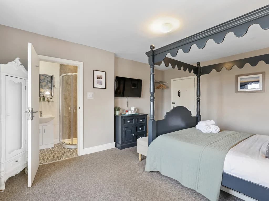 King Bedroom