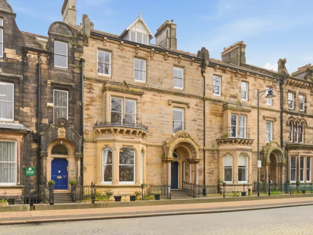 8 Portland Square