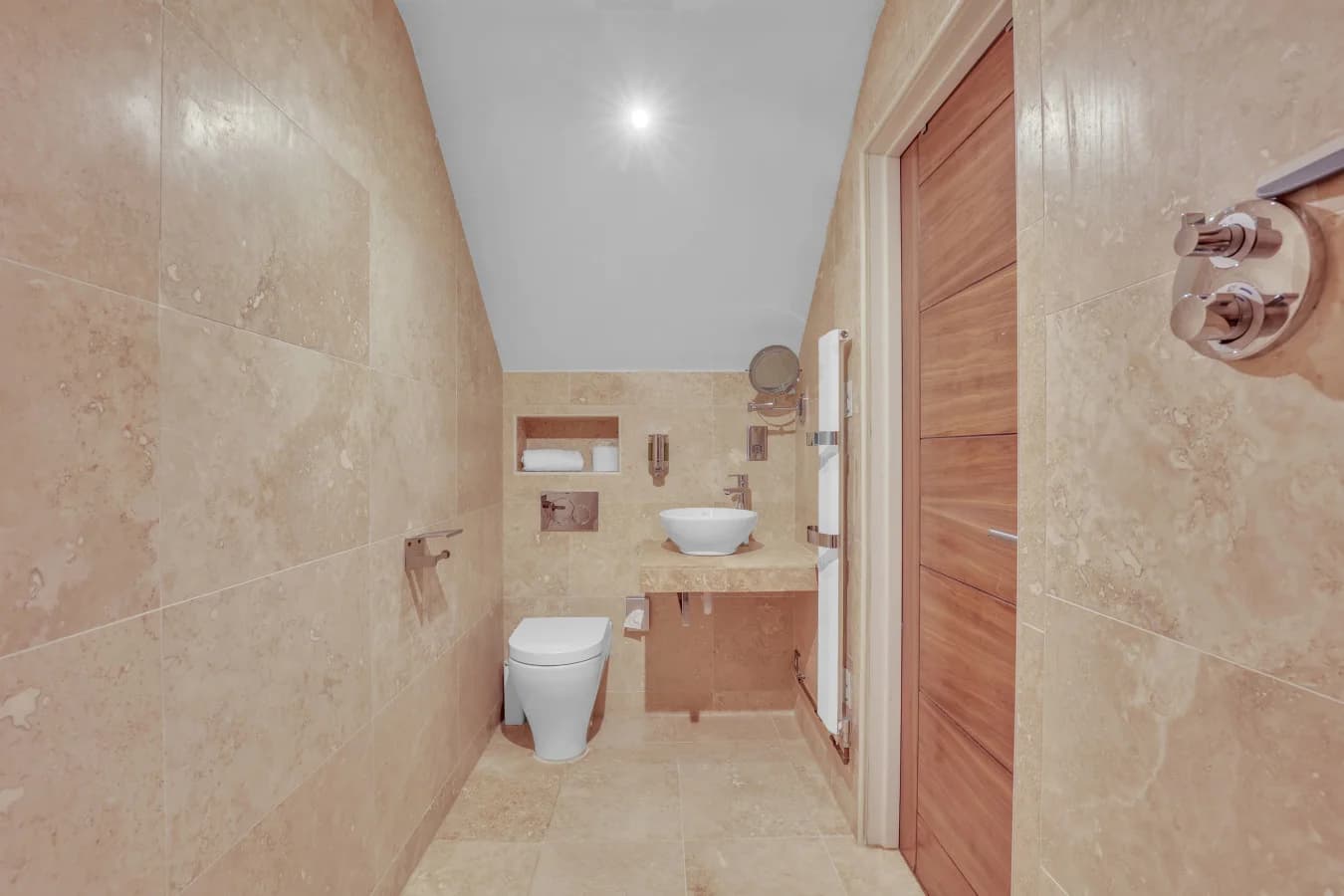 Contemporary ensuite bathroom with walk-in shower