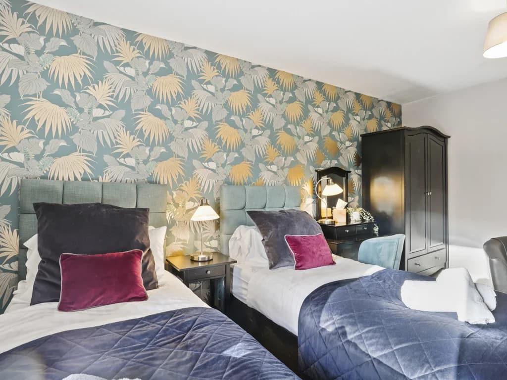 Twin Bedroom