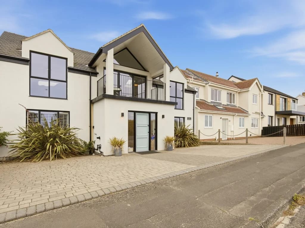 Contemporary coastal home with private driveway in the heart of Beadnell