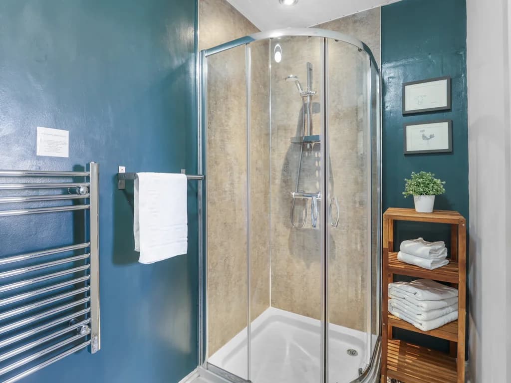 King Bedroom Ensuite