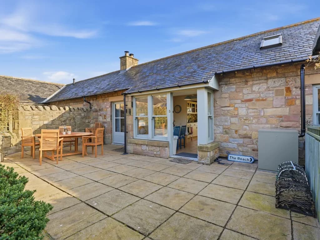 5 Courtyard Cottages