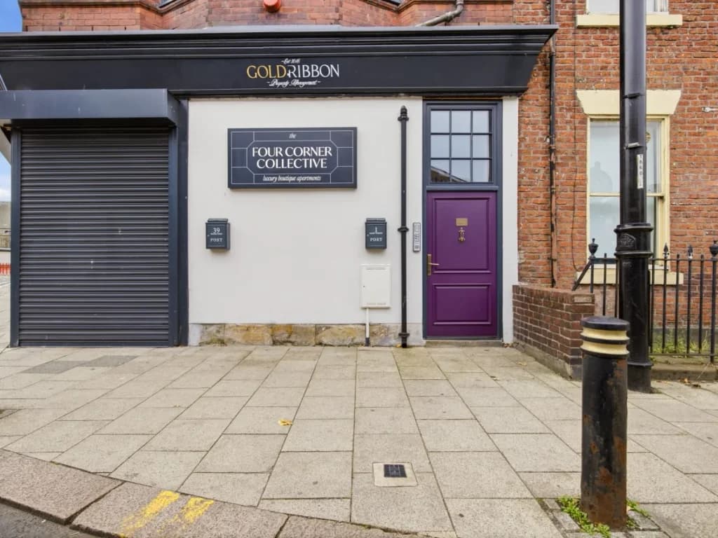 Exterior entrance to The Four Corner Collective on Mary Street
