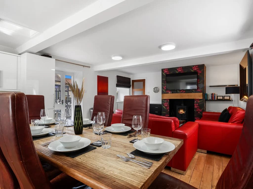 Dining area for six opening into the lounge and kitchen